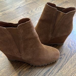Steve Madden Chestnut Suede Wedge Booties
